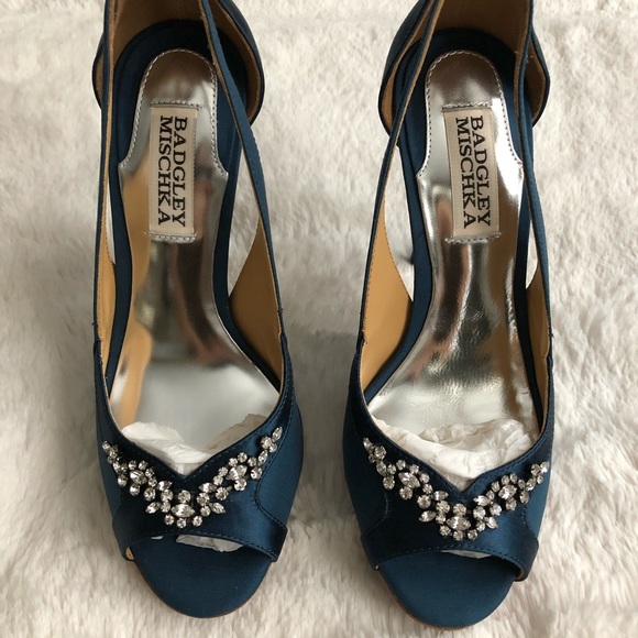 BNIB Badgley Mischka Teal & Crystal Pumps - Picture 2 of 6